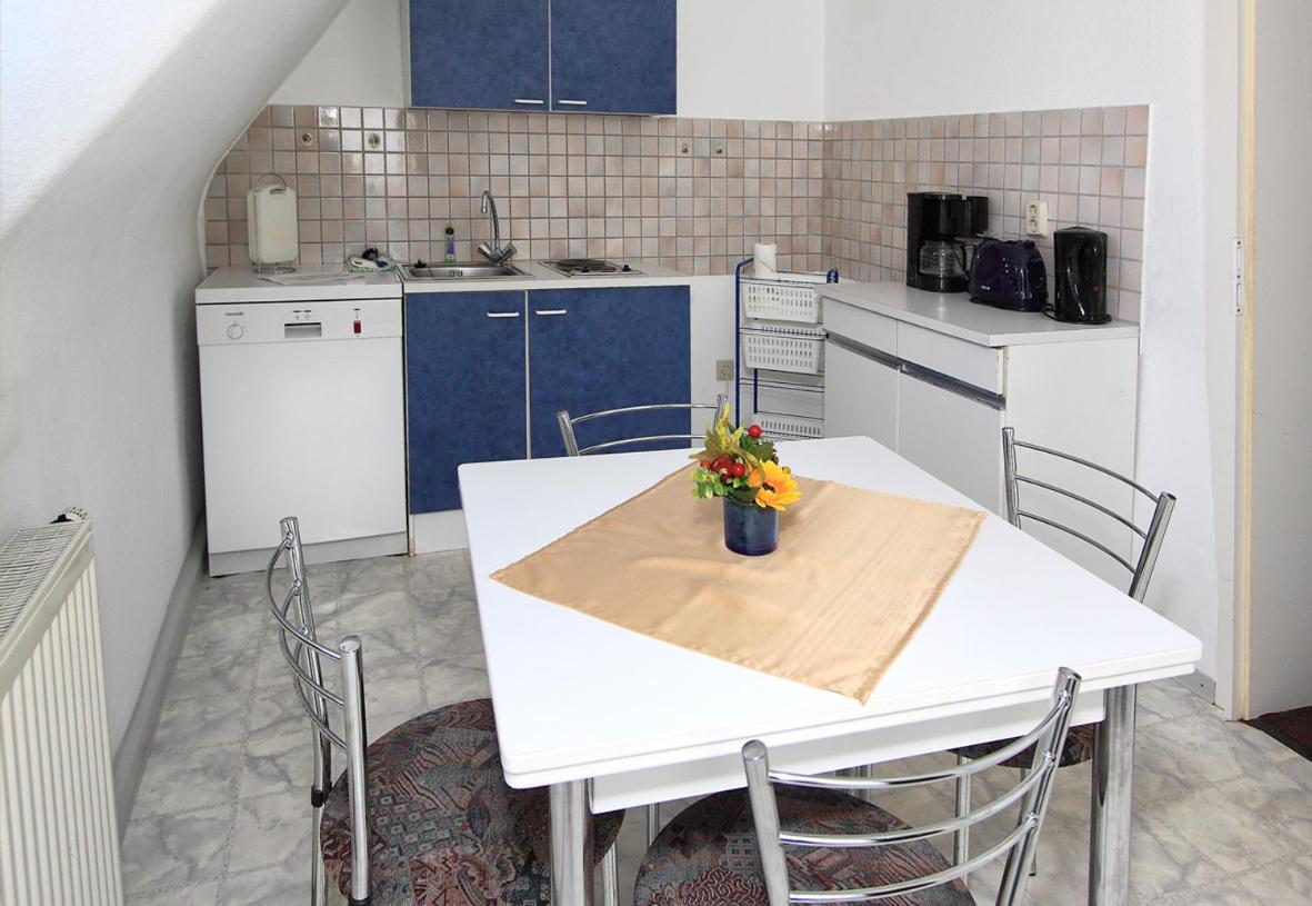 Gaststätte und Pension Felsenthal Tabarz/Thüringer Wald Zimmer foto