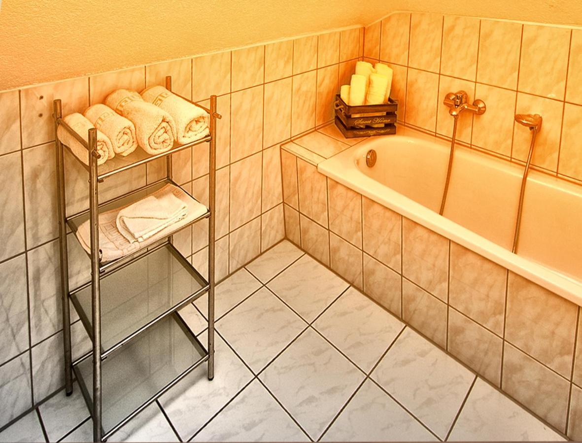 Gaststätte und Pension Felsenthal Tabarz/Thüringer Wald Zimmer foto